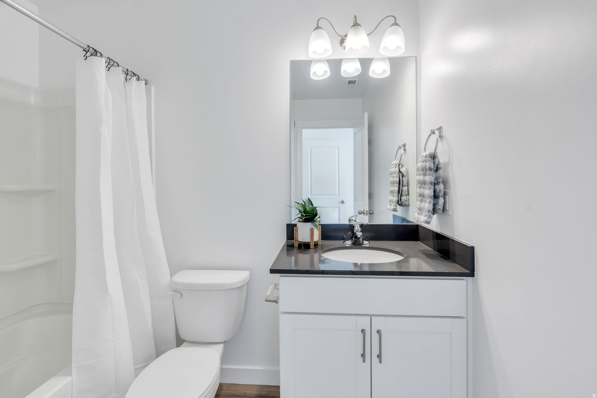 EDGEWATER - Residential