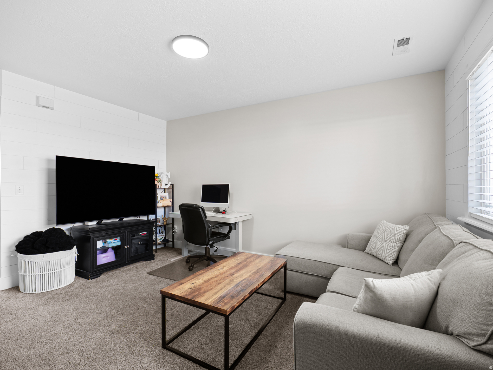 PICKFORD ESTATES - Residential