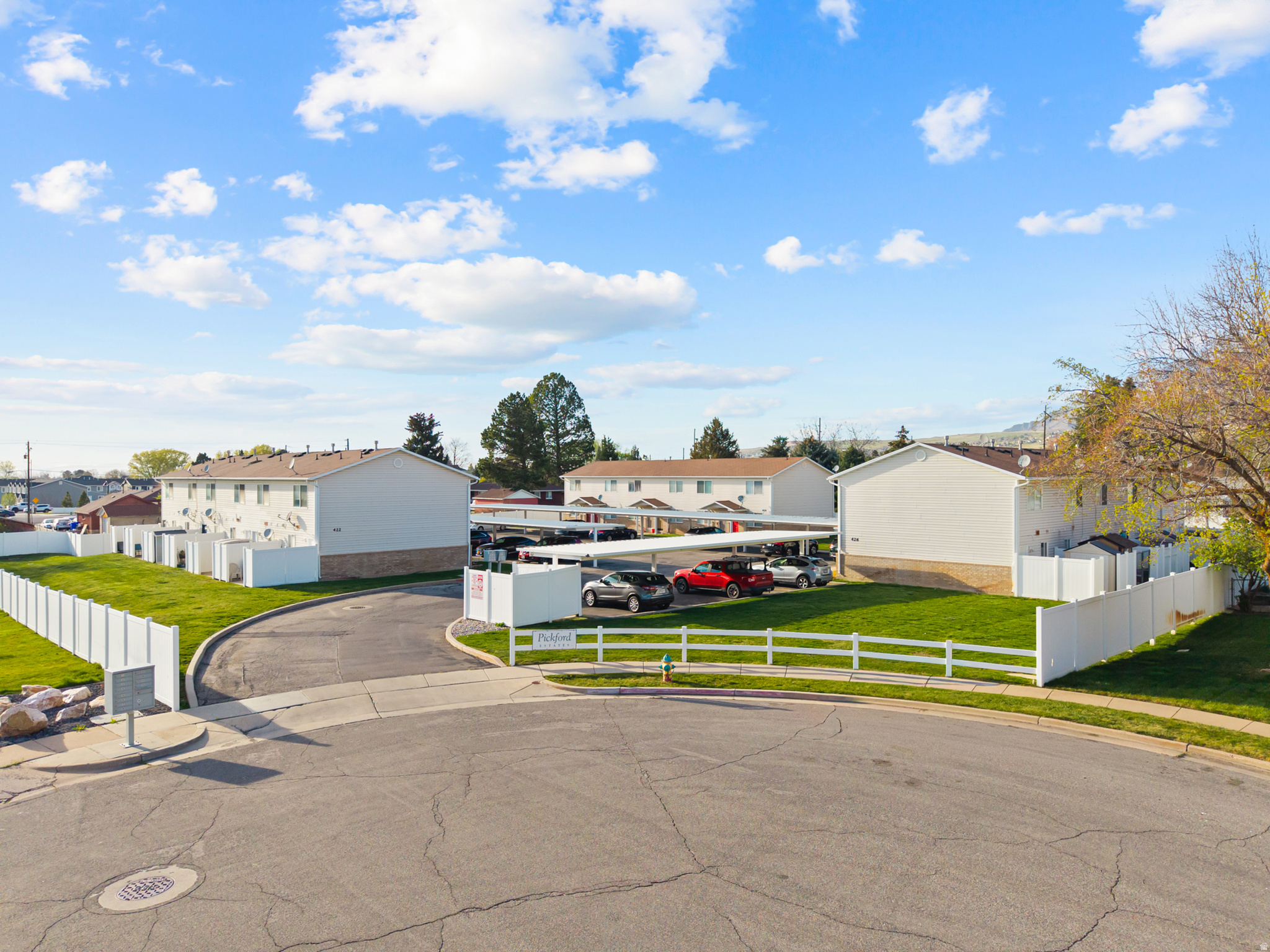 PICKFORD ESTATES - Residential