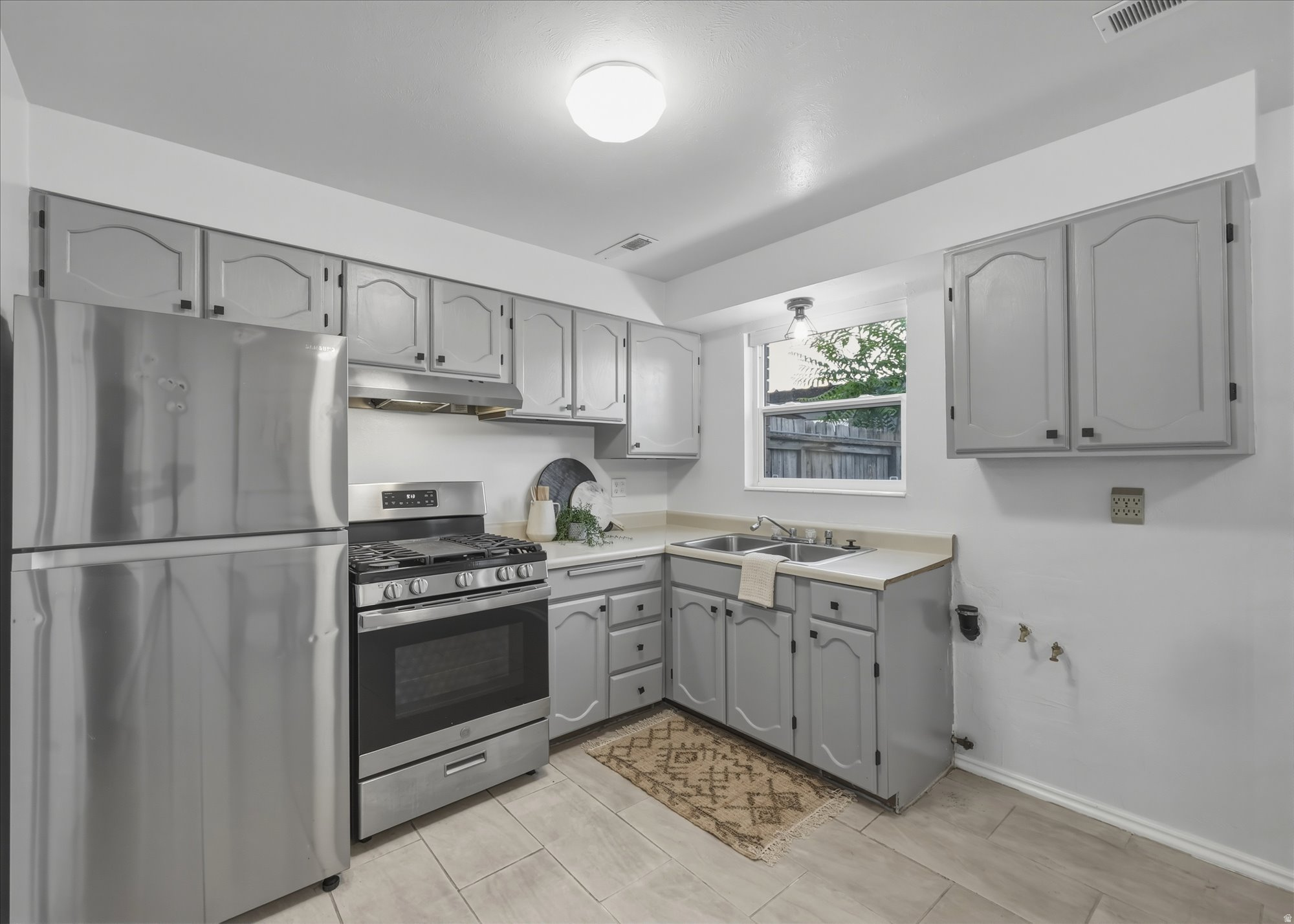 WILLOW TREE CONDO - Residential