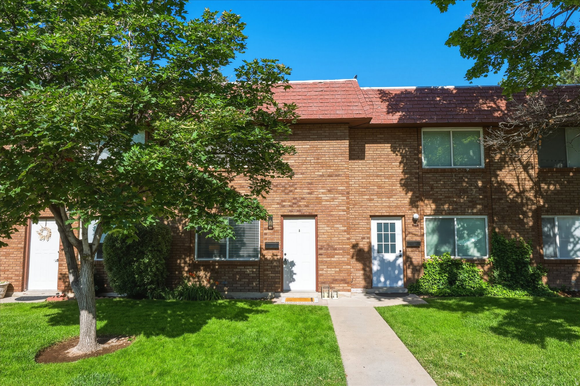 Open houses: Friday, June 12th 5-7pm and Saturday 11-2pm. Charming 2-Bedroom Condo with a townhome layout. No one above or below you! Only $290K and in an Unbeatable Location! Enjoy the perfect combination of comfort, convenience, and value in this beautifully maintained condo. Located in a small, well-kept community, this home offers a peaceful setting while being just a short walk from a popular park featuring a seasonal farmers market, the local library, great schools, shopping and a variety of great restaurants.  Inside, you'll find a home that has been exceptionally cared for. The kitchen features a gas stove and oven, making meal preparation a pleasure for any home chef. Step outside to your own private fenced patio-perfect for relaxing and enjoying a little outdoor space of your own.  Whether you're a first-time buyer, downsizing, or looking for an investment opportunity, this move-in-ready condo offers an incredible location and exceptional value at under $300,000. Don't miss your chance to own this hidden gem!