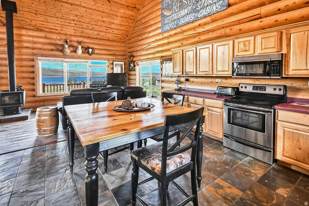 LAKE FRONT ESTATES - Residential