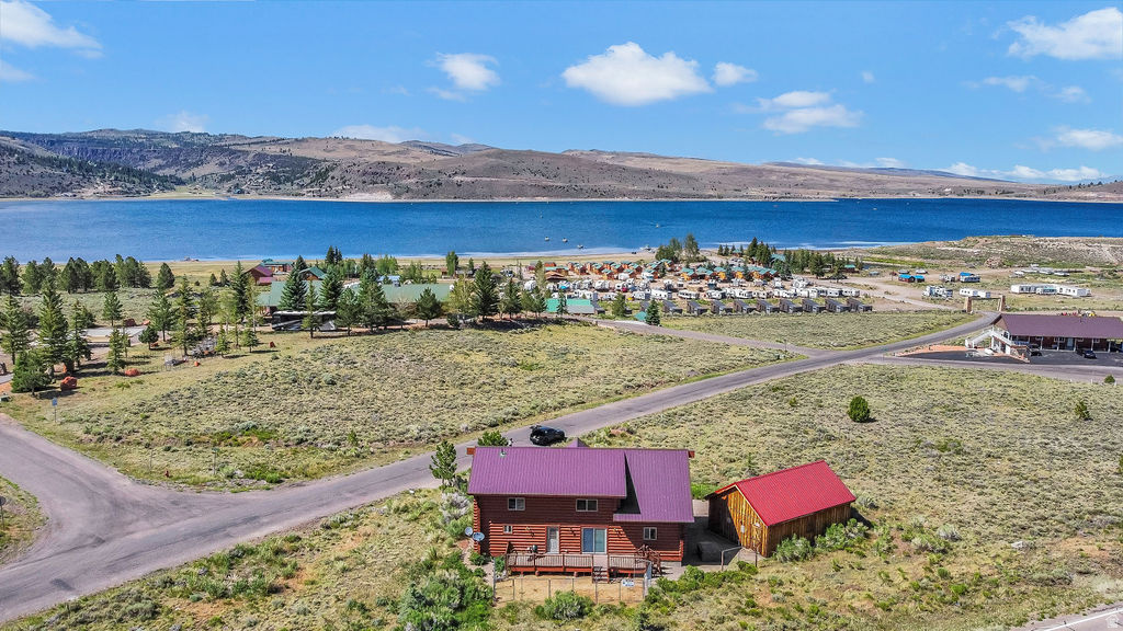 LAKE FRONT ESTATES - Residential