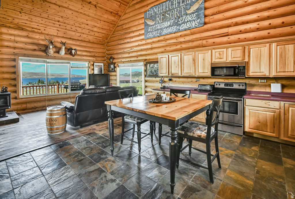 LAKE FRONT ESTATES - Residential