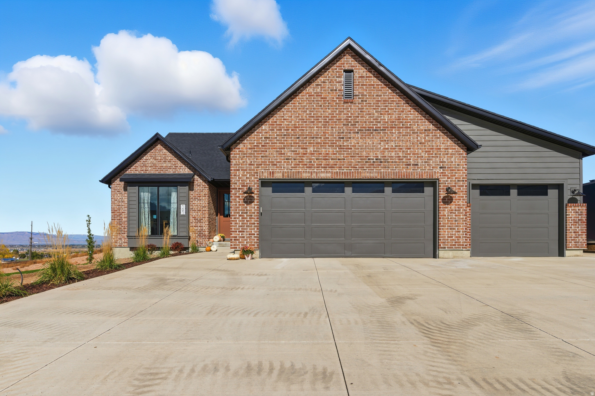 RIDGE - Residential