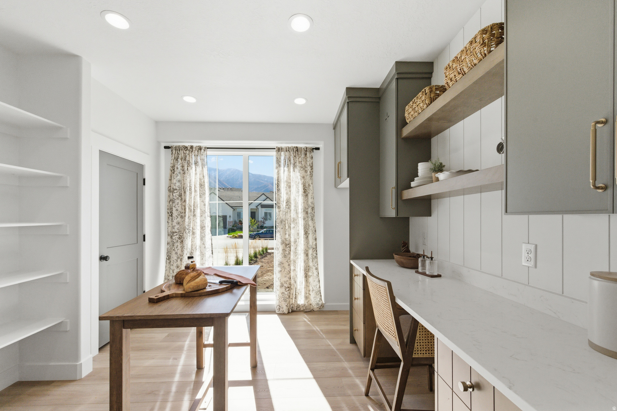RIDGE - Residential