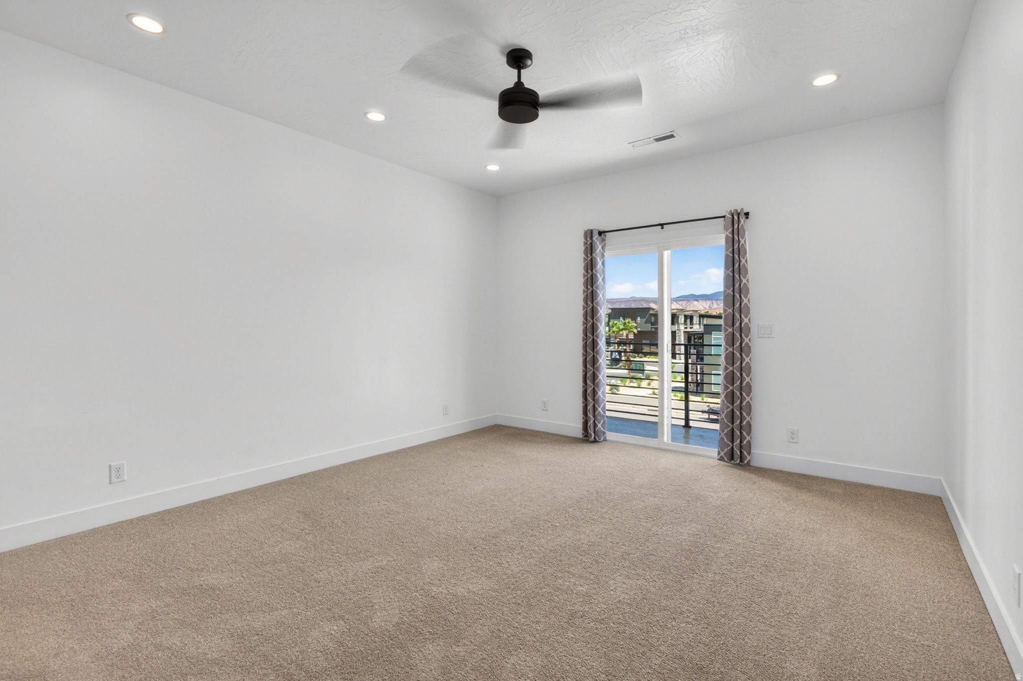 DESERT RIDGE TH 1A & 1B - Residential