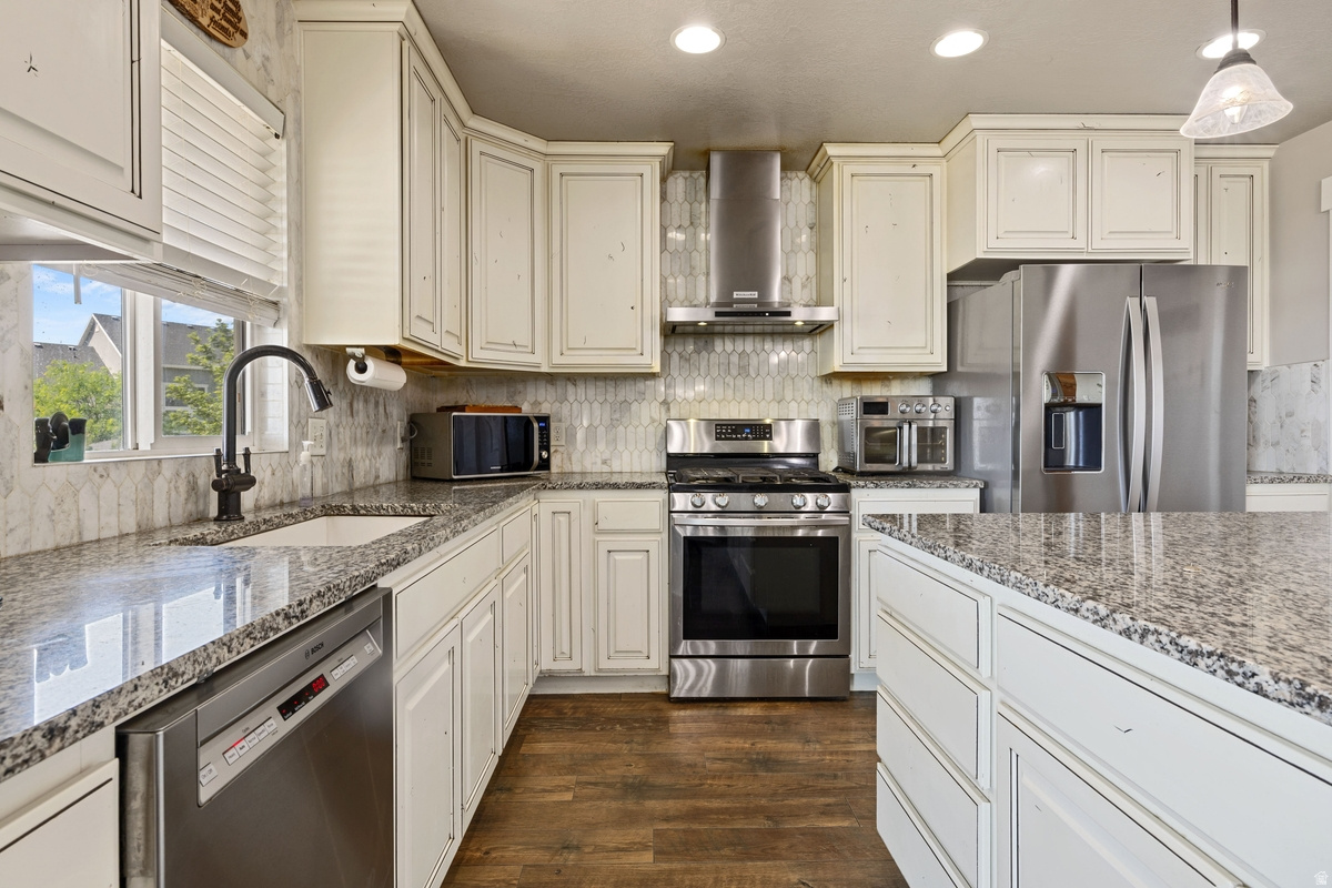 VALLEY VIEW RANCH - Residential