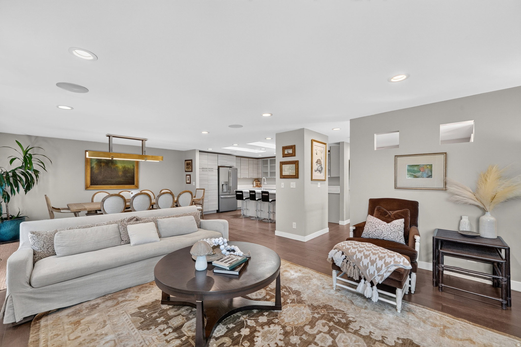 MOUNT OLYMPUS CONDOMINIUMS - Residential