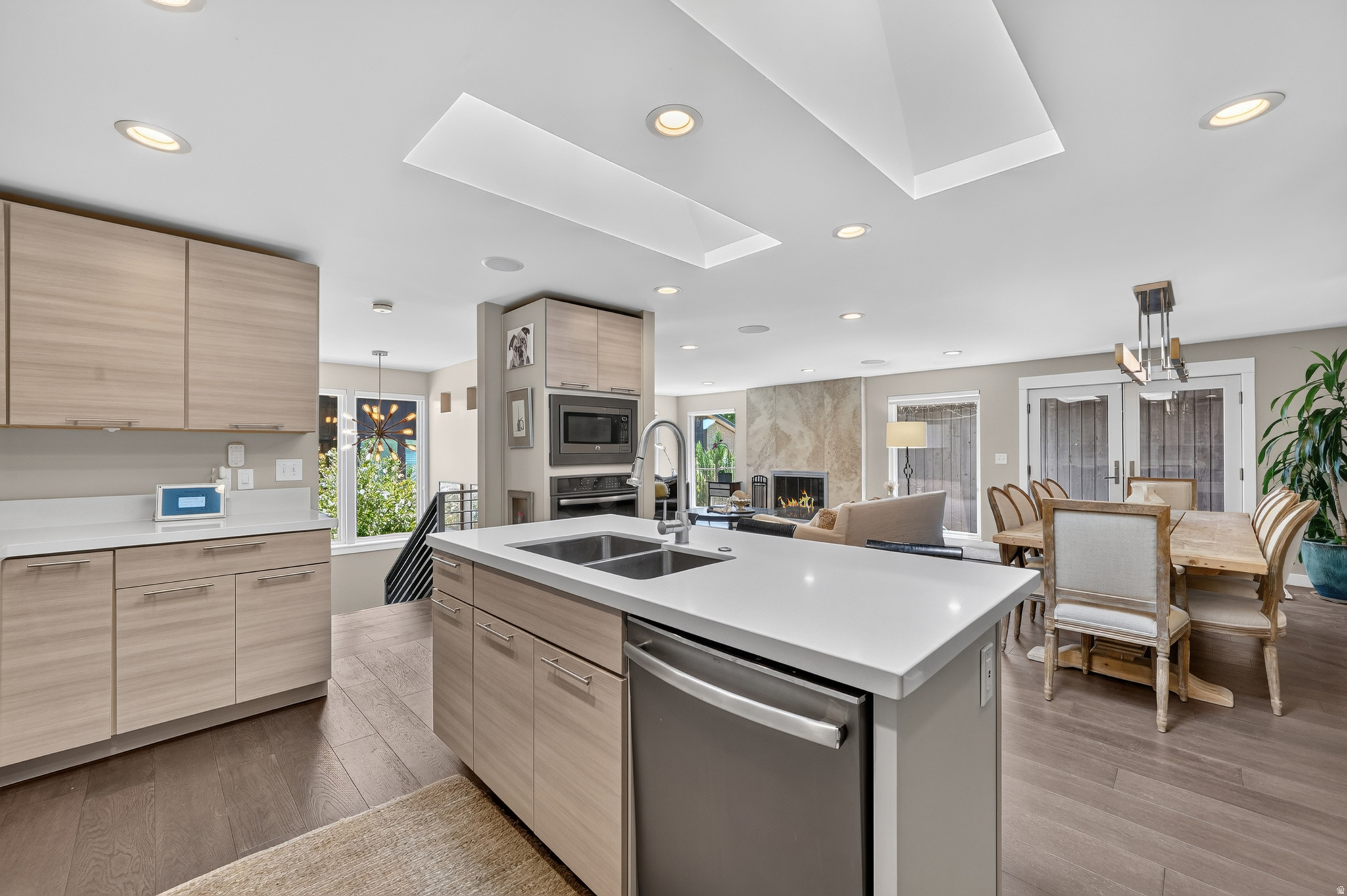 MOUNT OLYMPUS CONDOMINIUMS - Residential
