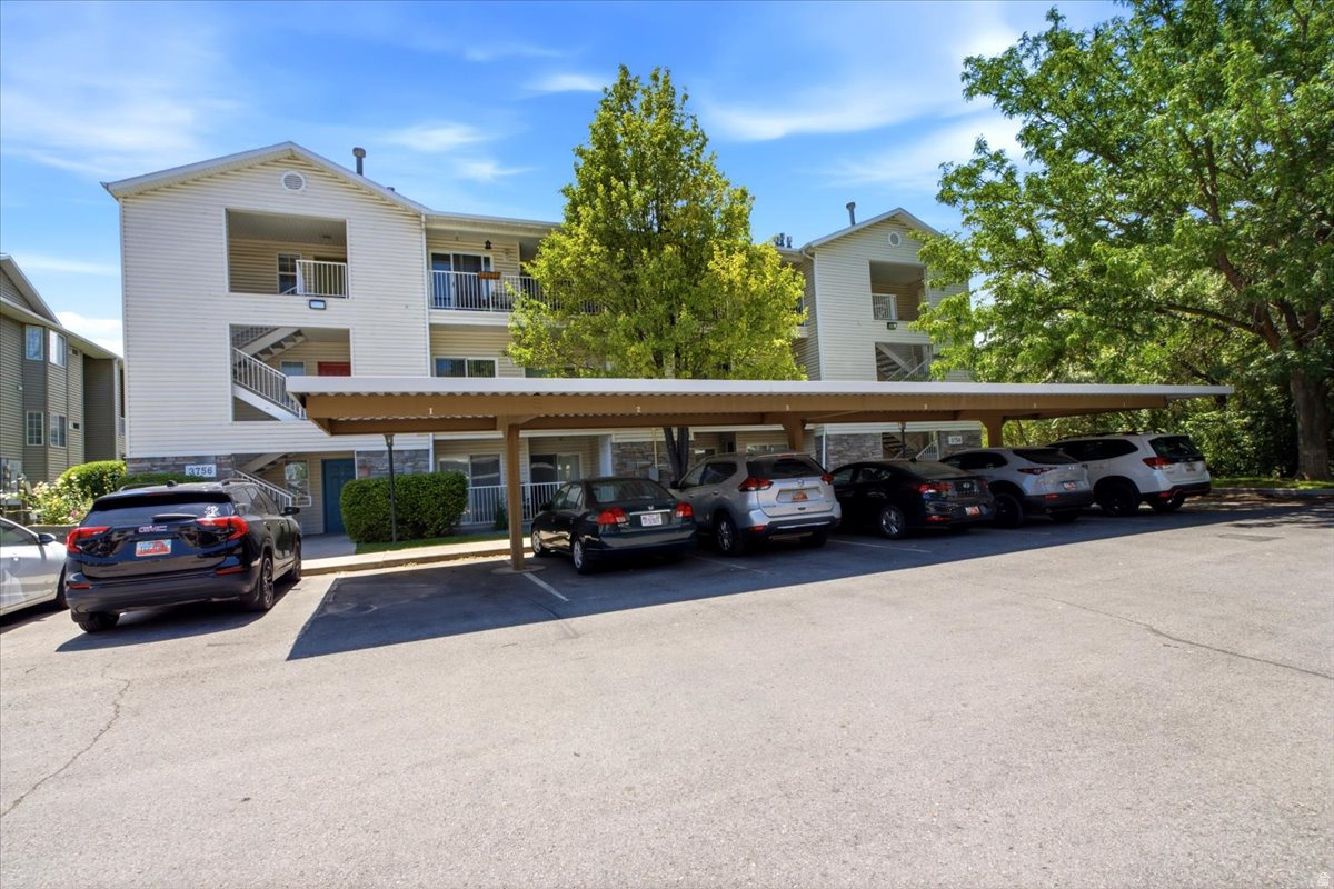 THIS WELL-MAINTAINED CONDO FEATURES A FUNCTIONAL LAYOUT WITH CONVENIENT MAIN-FLOOR LIVING-NO STAIRS REQUIRED! COZY UP BY THE GAS FIREPLACE ON CHILLY EVENINGS, WHILE THE BRIGHT AND INVITING LIVING SPACE INSTANTLY FEELS LIKE HOME. STEP OUTSIDE TO YOUR PRIVATE PATIO, THE PERFECT SPOT TO RELAX AND ENJOY THE OUTDOORS. OFFERING EXCEPTIONAL VALUE, THIS CONDO COMBINES COMFORT, CONVENIENCE, AFFORDABILITY, AND DESIRABLE AMENITIES, MAKING IT AN EXCELLENT PLACE TO CALL HOME.
