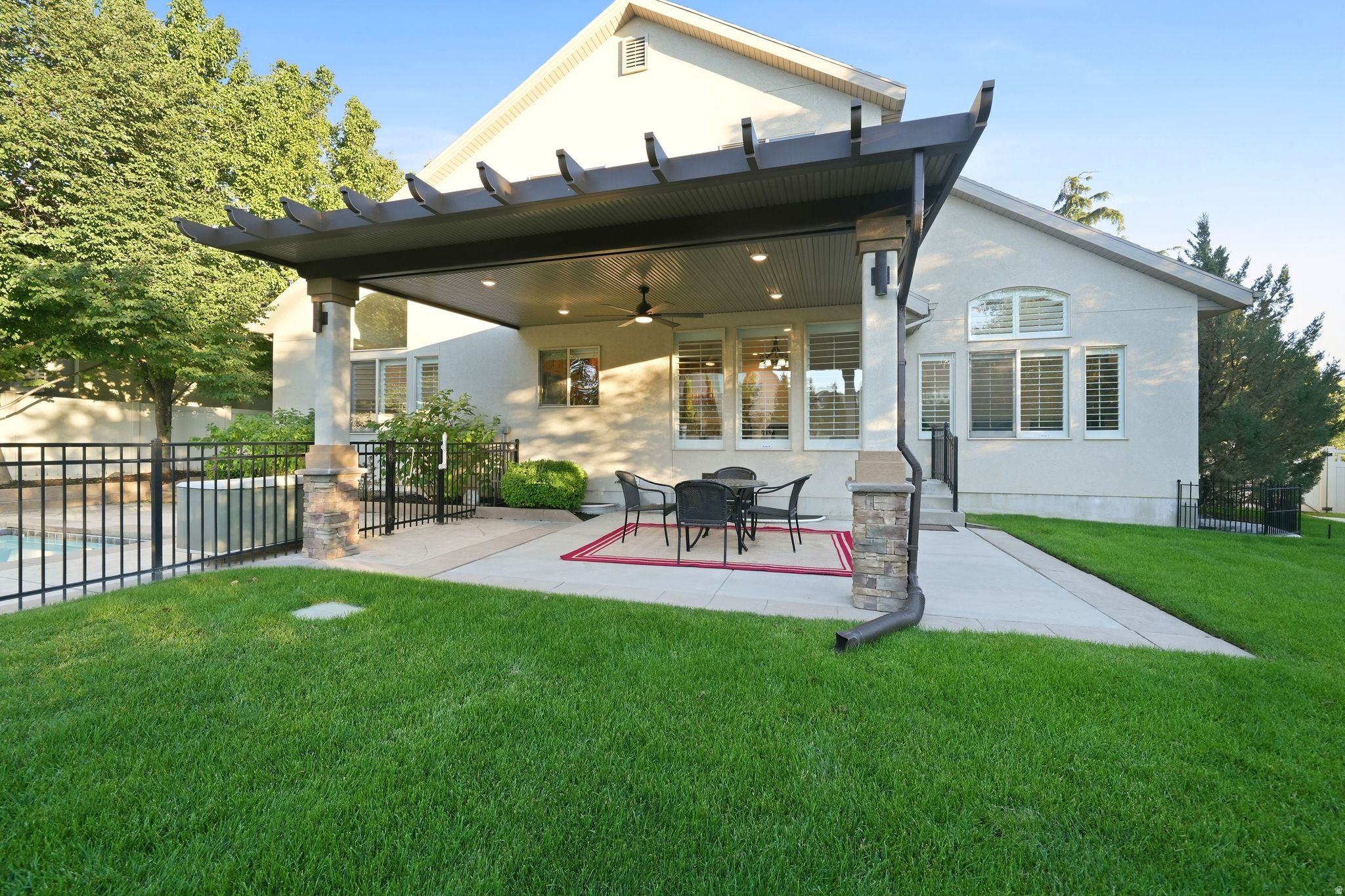 THE RIDGE@ LITTLE CO - Residential