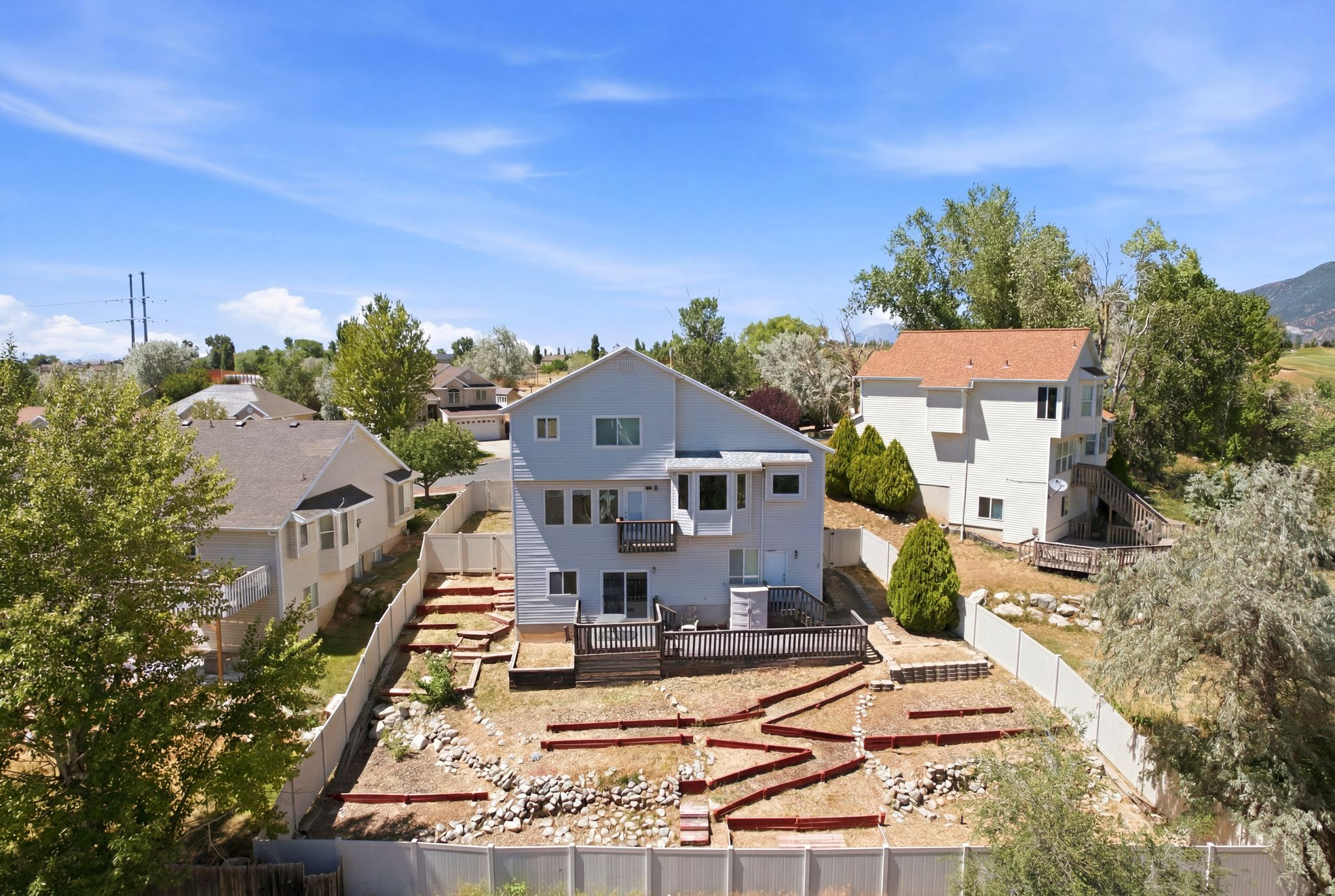 NORTH HILLS ESTATES - Residential