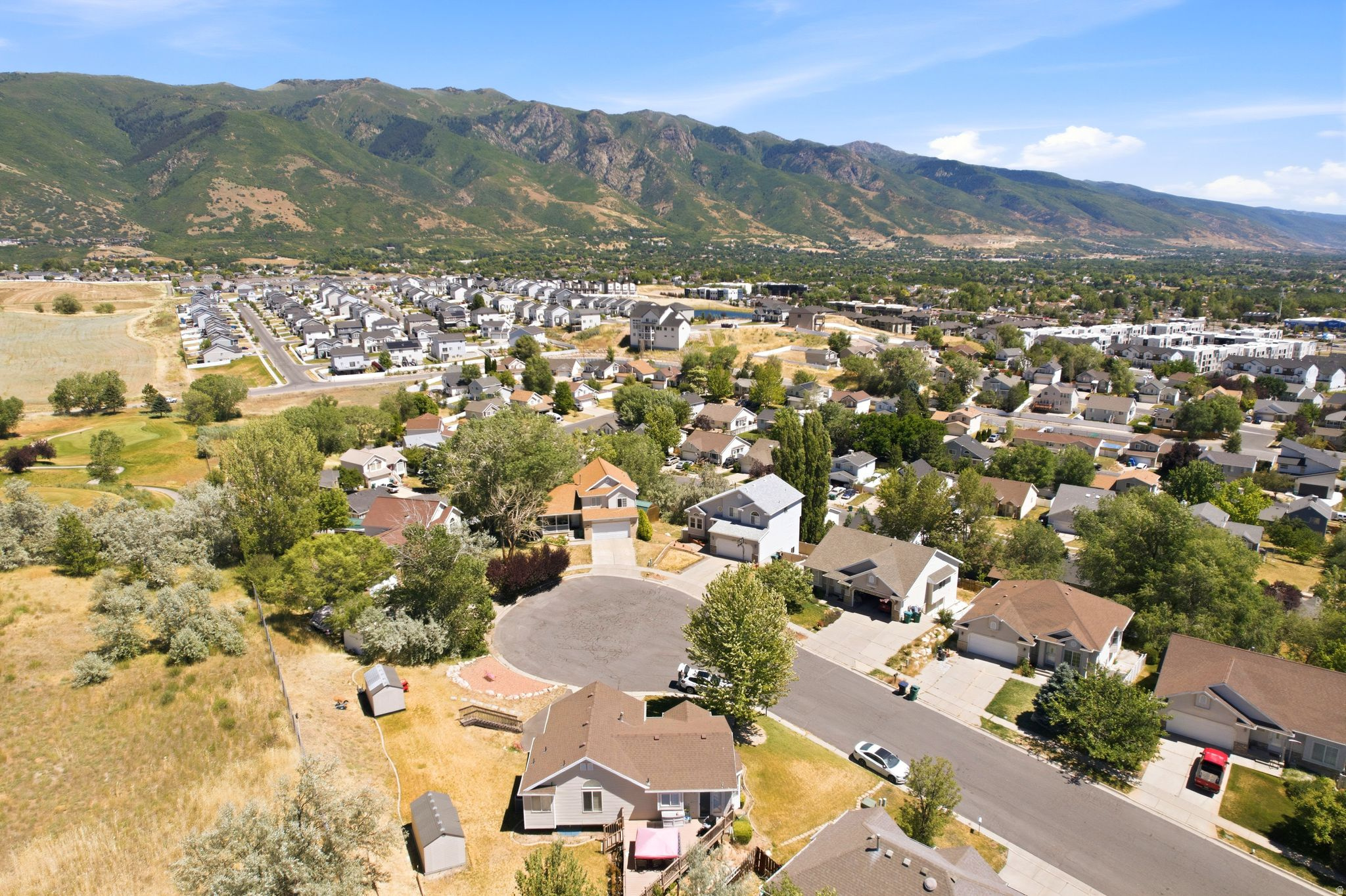 NORTH HILLS ESTATES - Residential