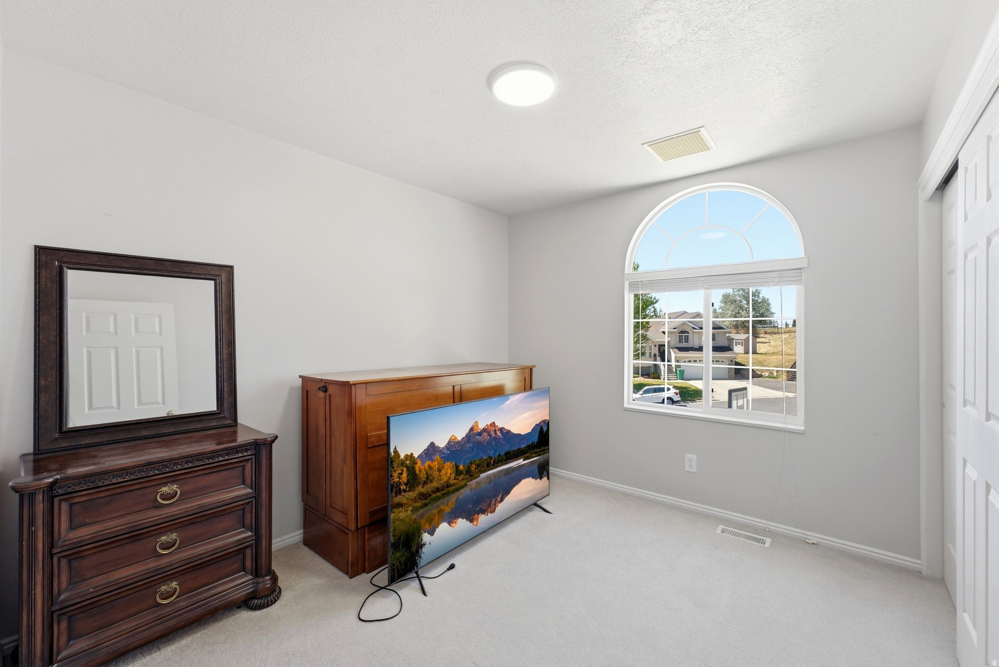 NORTH HILLS ESTATES - Residential