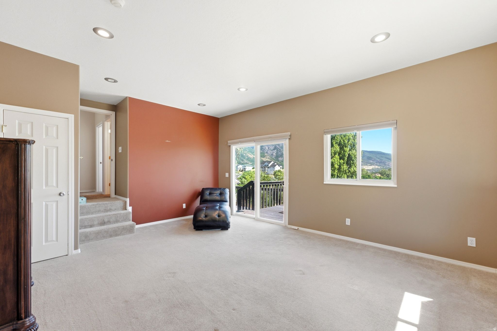 NORTH HILLS ESTATES - Residential