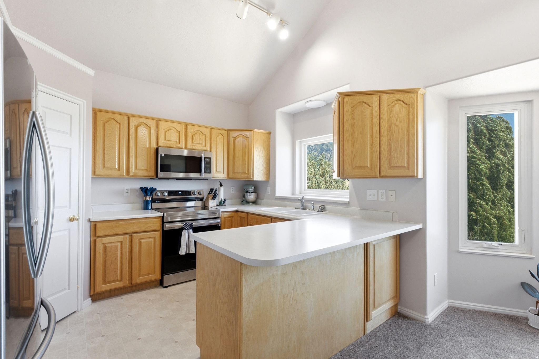 NORTH HILLS ESTATES - Residential