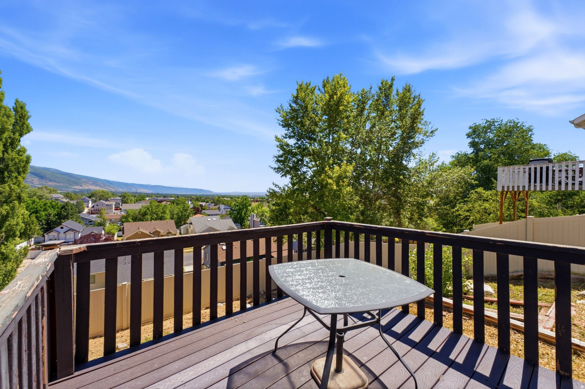 NORTH HILLS ESTATES - Residential