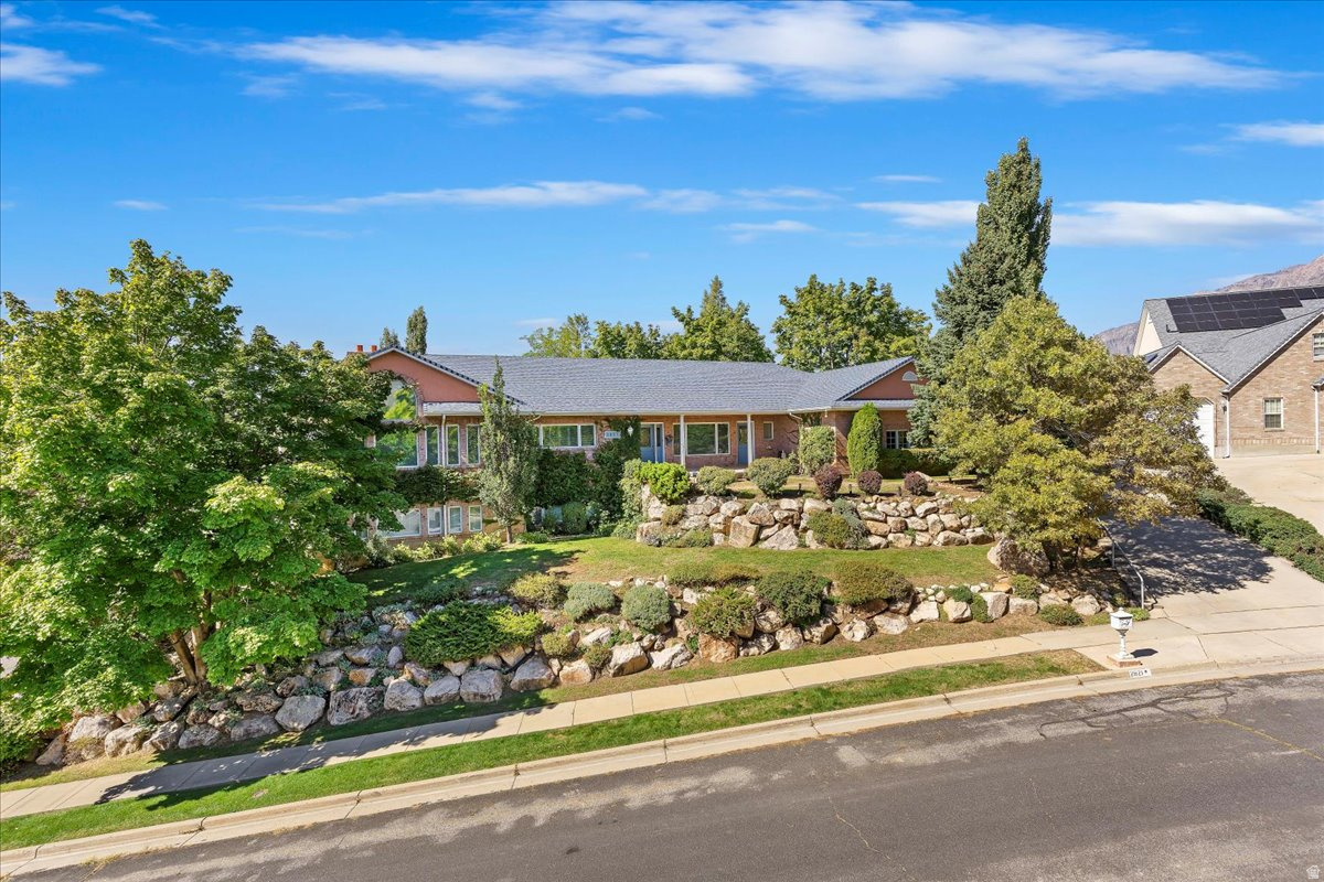 GREENSVIEW ESTATES - Residential