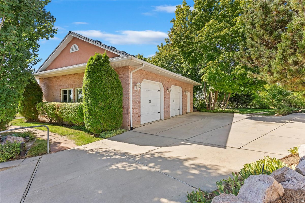 GREENSVIEW ESTATES - Residential