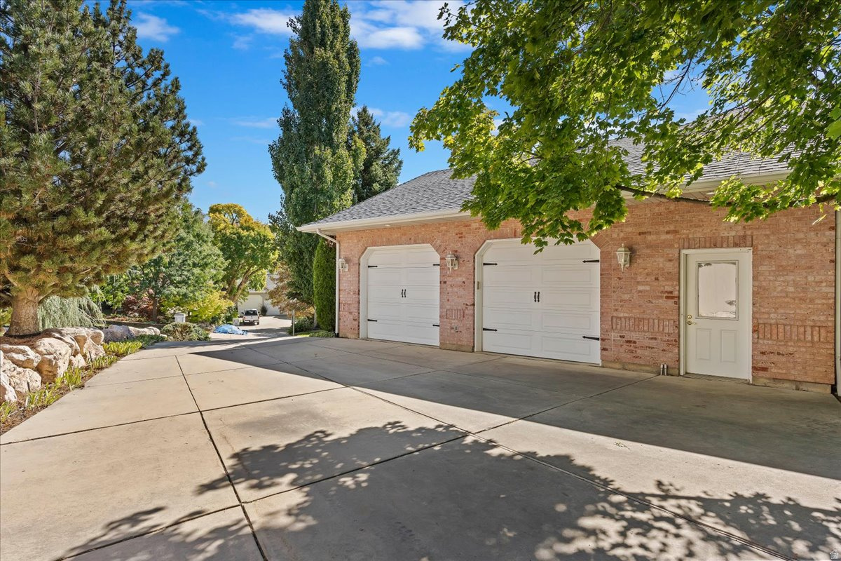 GREENSVIEW ESTATES - Residential
