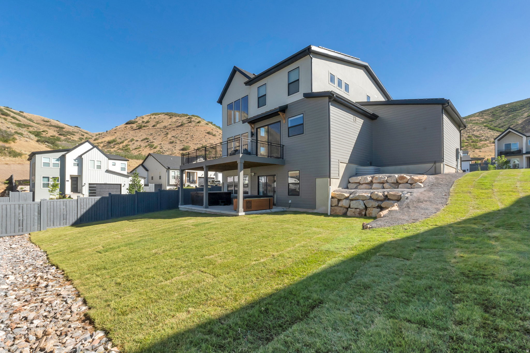 CANYON POINT - Residential