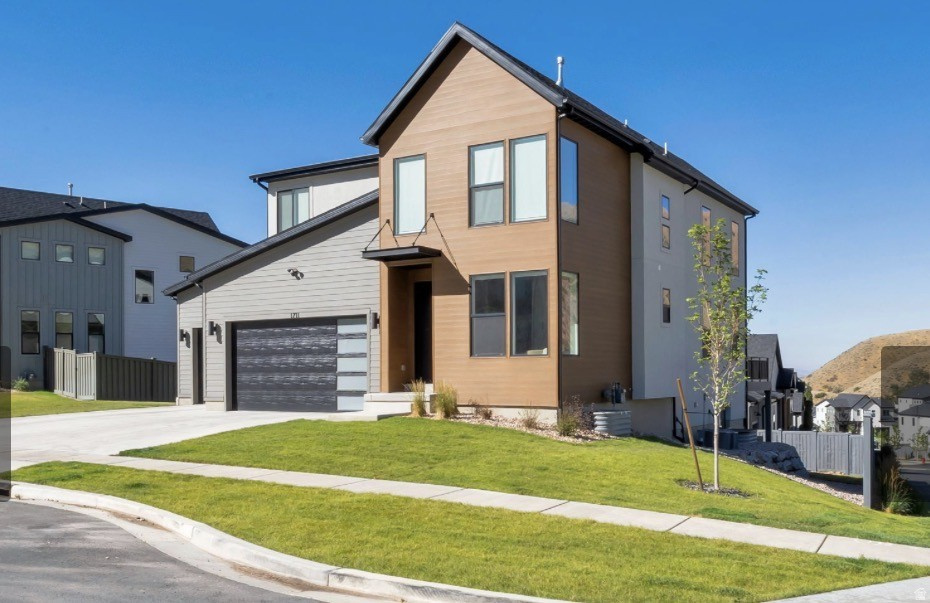 CANYON POINT - Residential