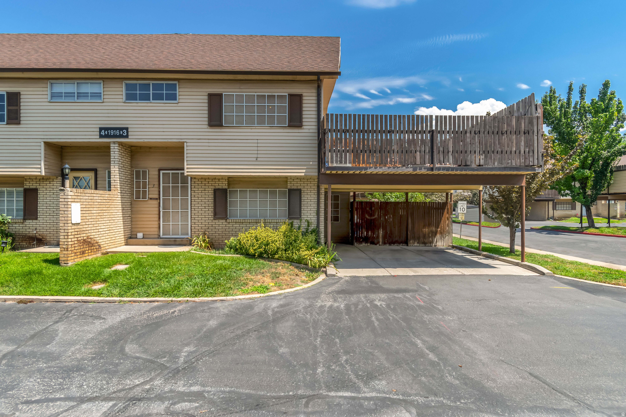 Welcome home to this row-end townhome nestled in a great community! This home features an updated kitchen with modern finishes, offering both style and functionality. Relax on the patio, the perfect space for a morning drink, entertaining, or unwinding after a long day. Conveniently located just minutes from schools, shopping, restaurants and freeway access, you'll enjoy easy commuting and all the nearby amenities.