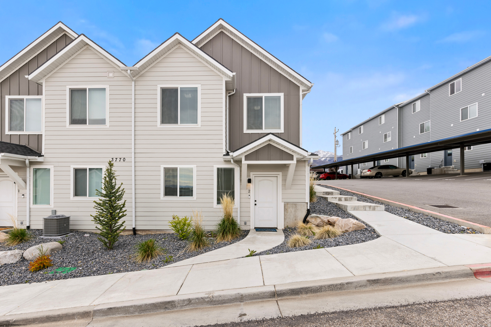 GRANT AVENUE TOWNHOMES - Residential