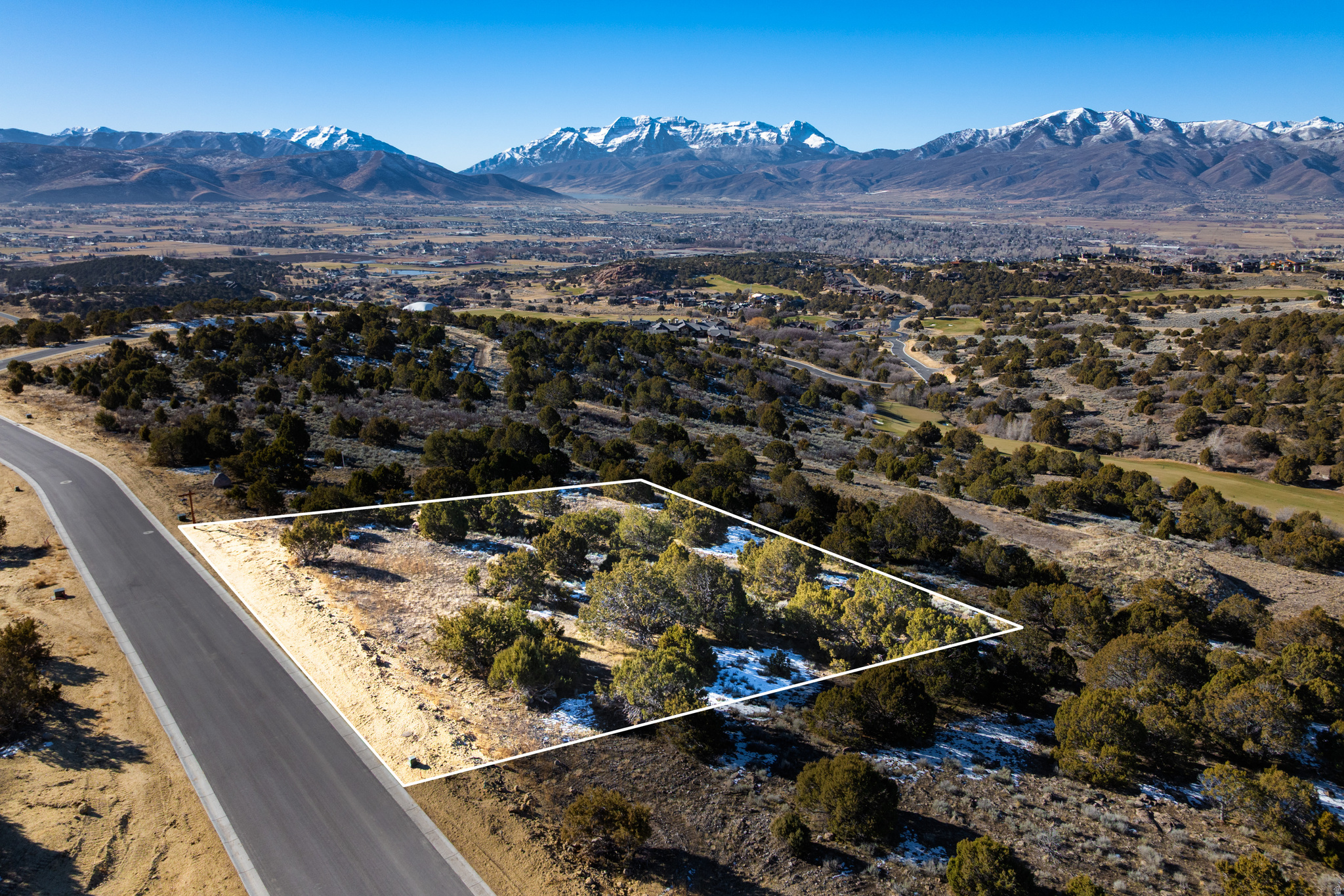Uinta Ridge represents the gateway to the final new homesites to be offered at Red Ledges, bordering the eastern edge of this 2000-acre community, where hundreds of acres of dedicated open space welcome our local wildlife as well as our mountain biking, hiking and equestrian trail.  These exclusive homesites offer breathtaking mountain views in all directions, forests of Juniper Trees and vistas across the 14th fairway of the Jack Nicklaus signature golf course.  Both Mt. Timpanogos and shimmering Deer Creek are included in the southern vistas, while the peaks of Deer Valley and the Wasatch Back flank the view to the northwest, providing the perfect backdrop from which to build your custom residence.  The Uinta-Wasatch-Cache National Forest lies just east of Red Ledges, offering over 2.2 million acres of protected forest. Golf Memberships are available with these stunning homesites.