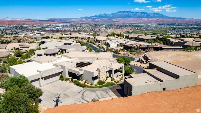 STONE CLIFF PH 10 - Residential