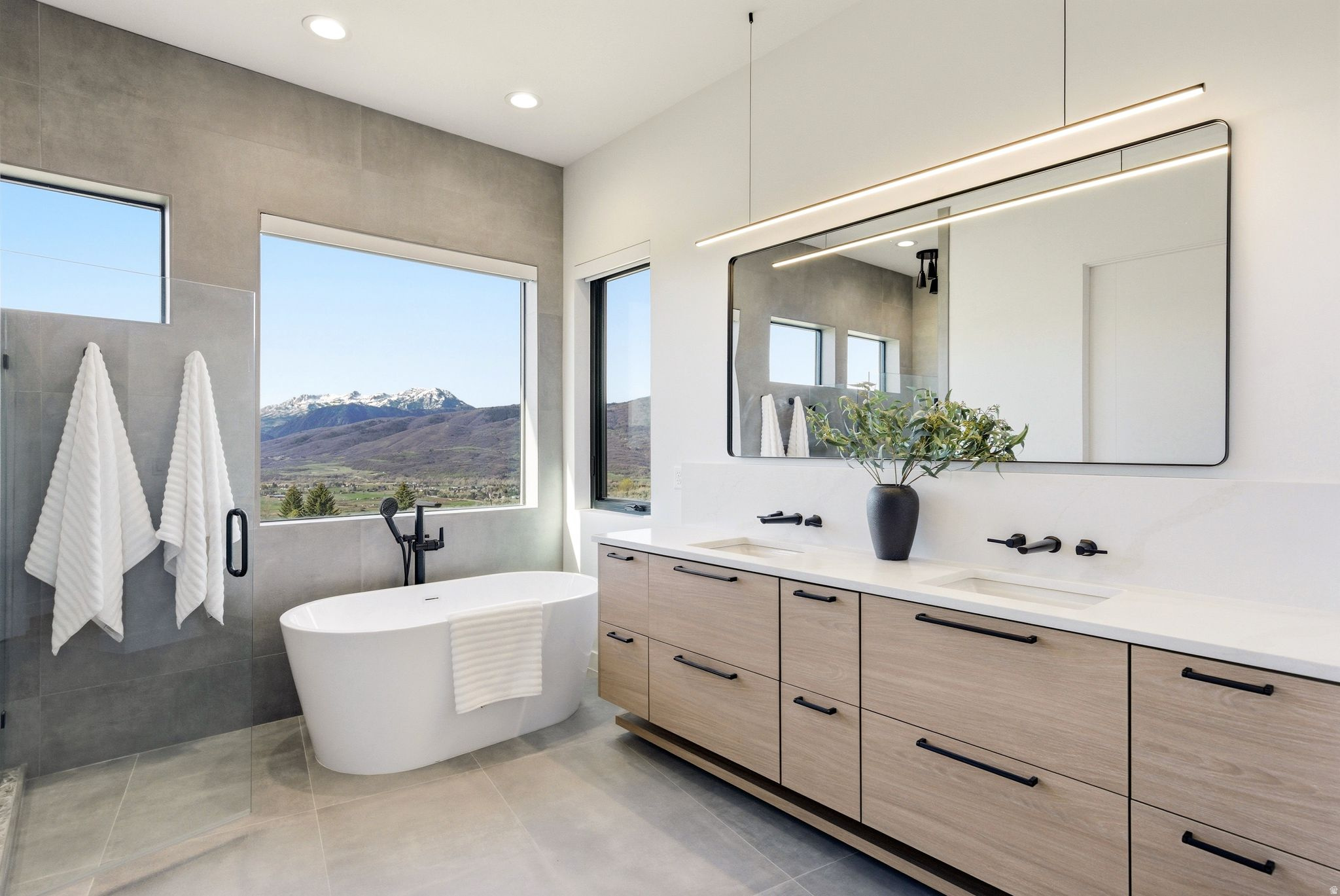 HIGHLANDS AT WOLF CREEK - Residential