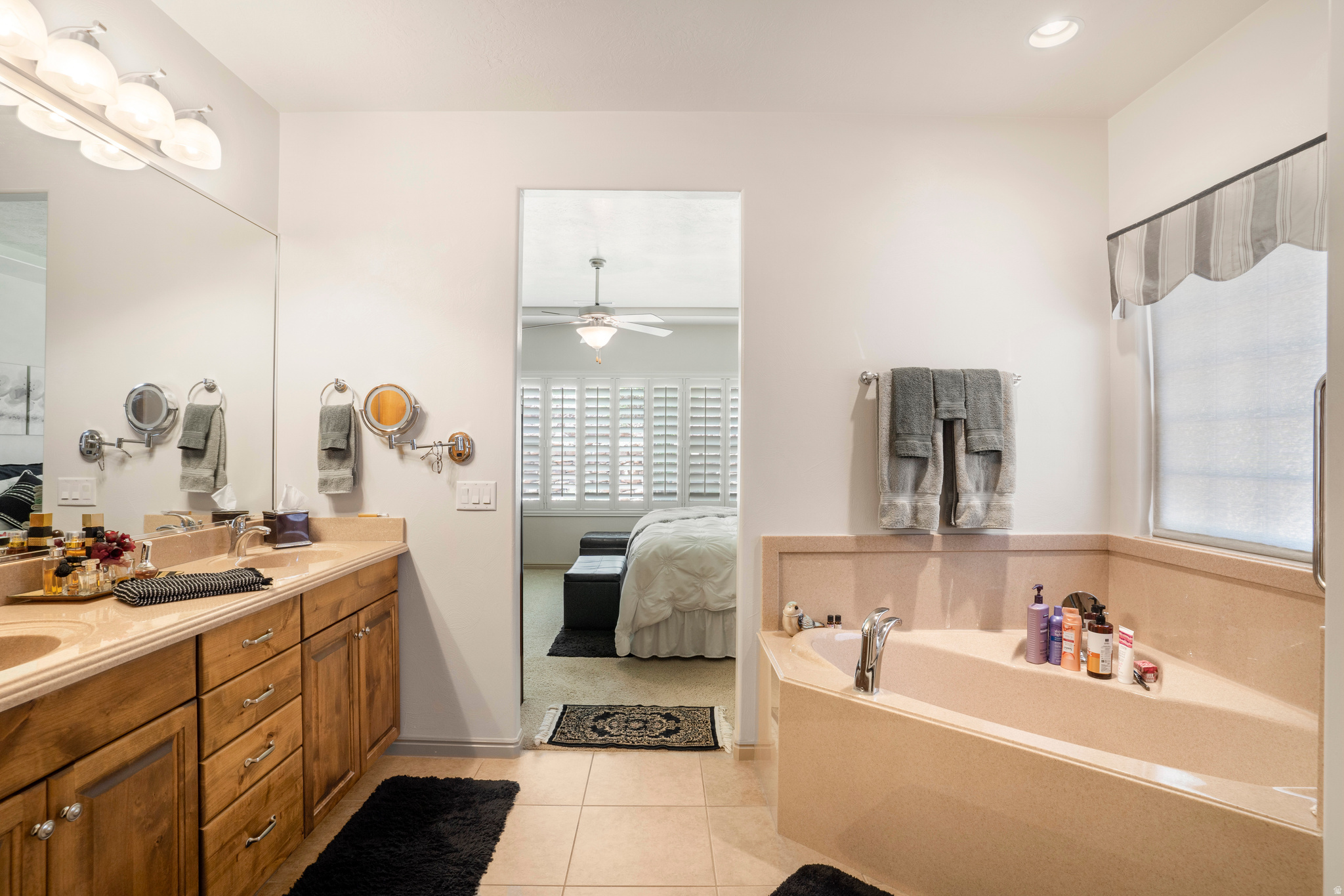 DESERT SHADOWS - Residential