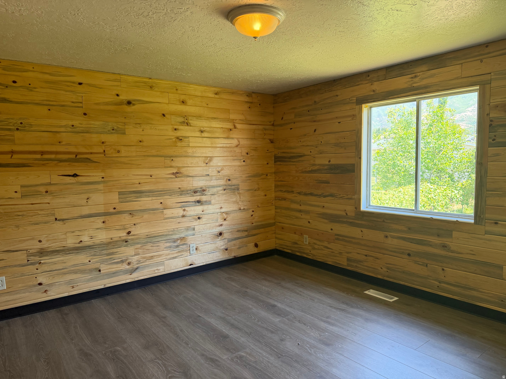 EASTWOOD ESTATES - Residential