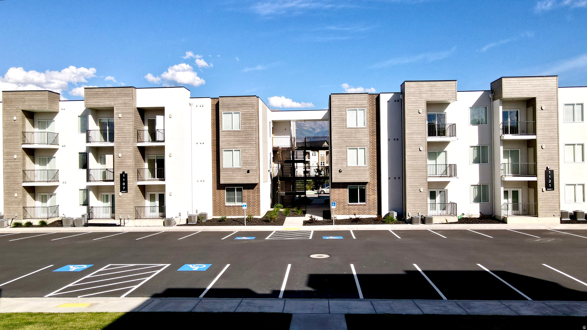 THE YARD - Residential
