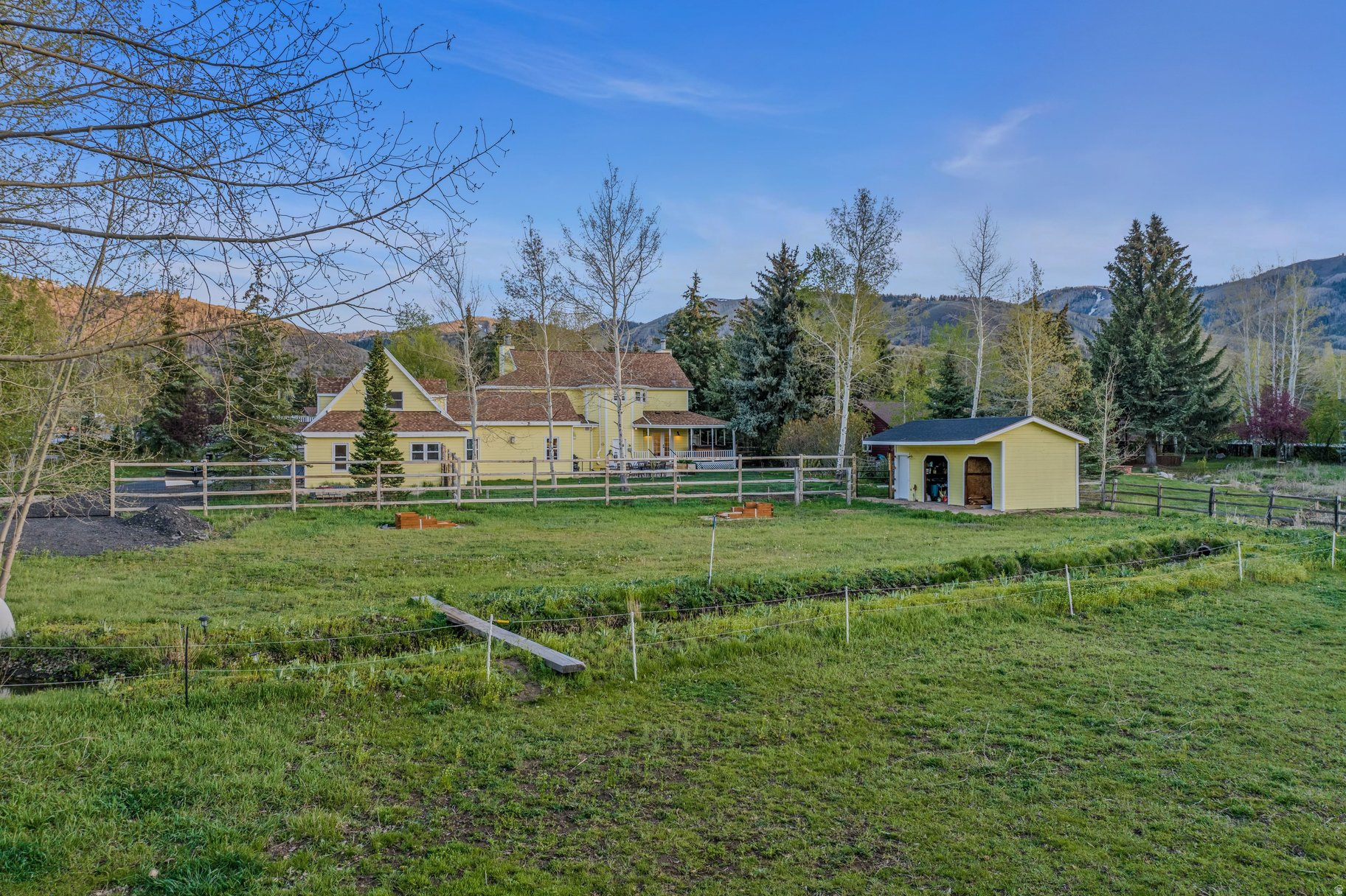 HOLIDAY RANCHETTES - Residential