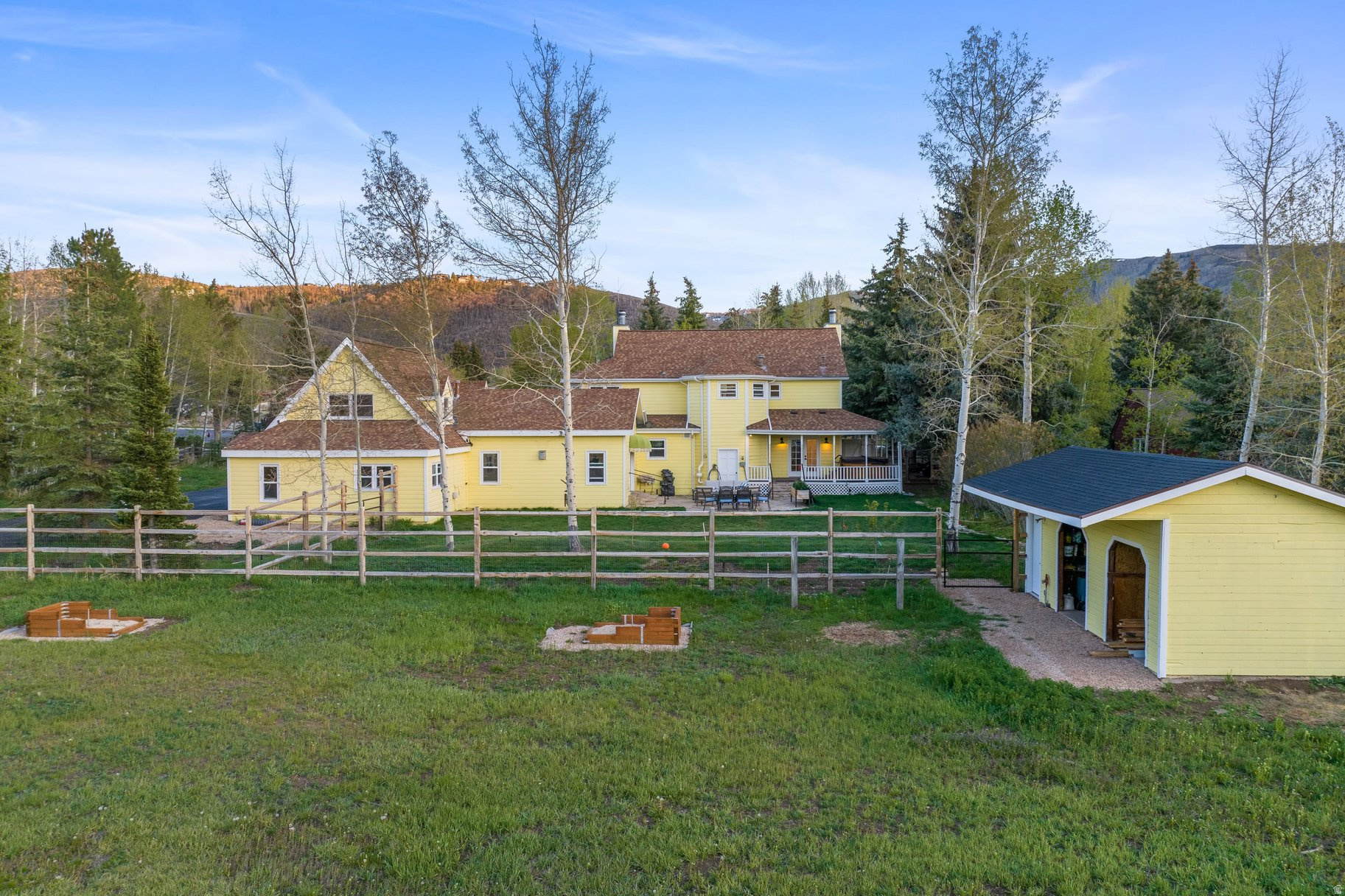 HOLIDAY RANCHETTES - Residential