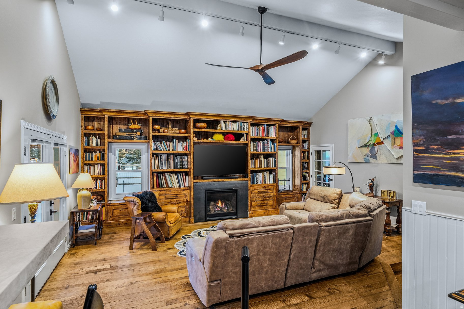 HOLIDAY RANCHETTES - Residential