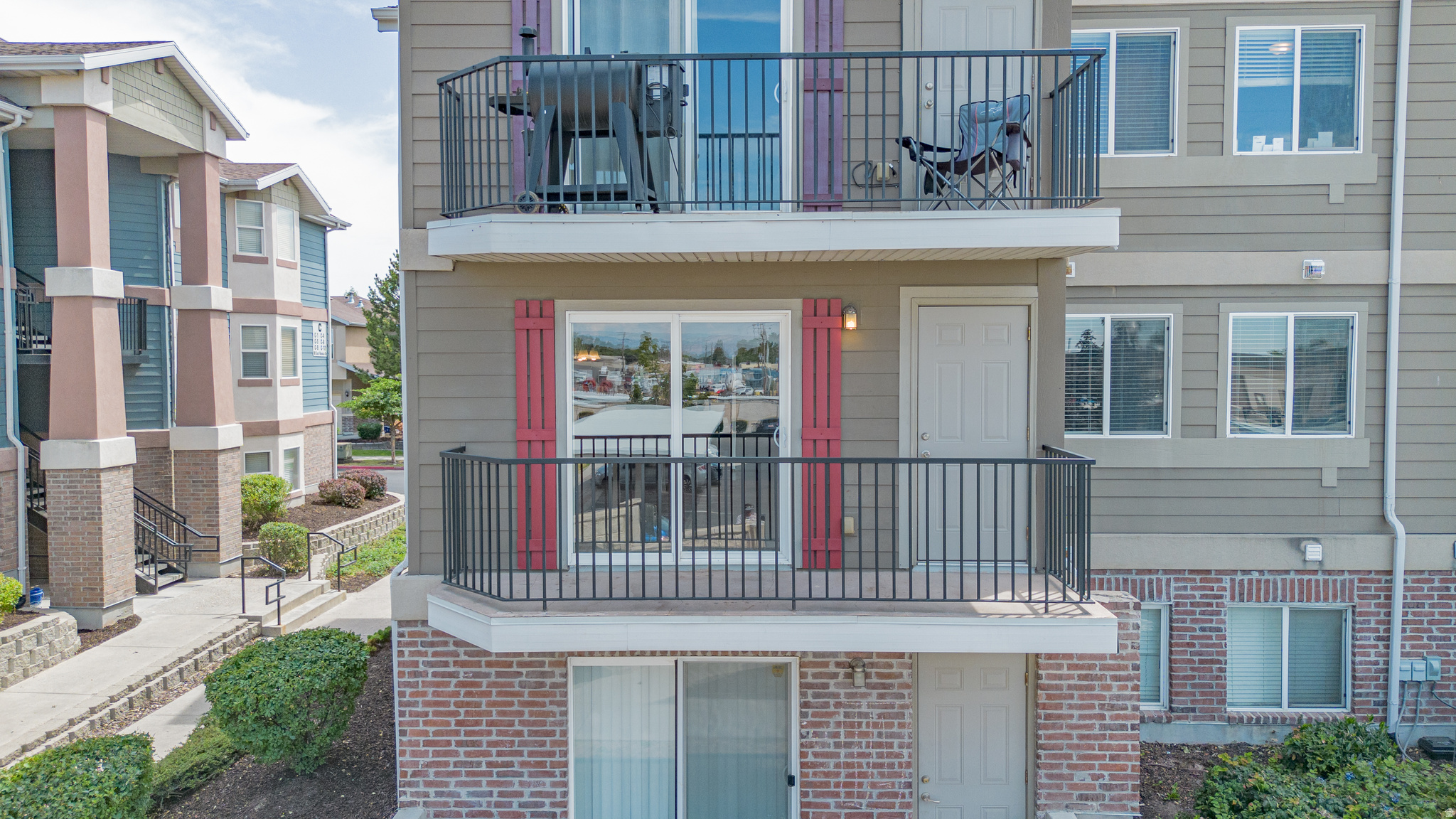 EAST TOWN VILLAGE - Residential