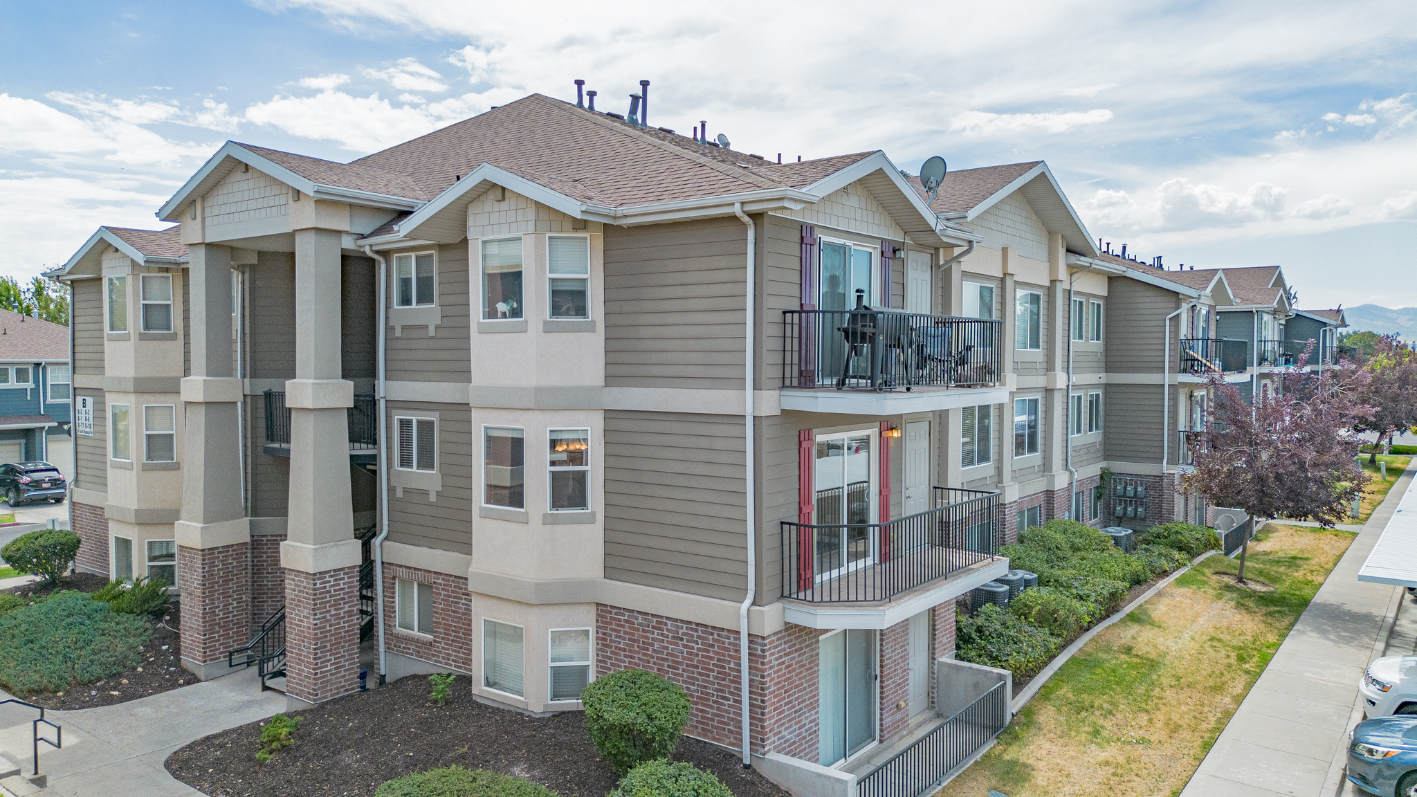 EAST TOWN VILLAGE - Residential