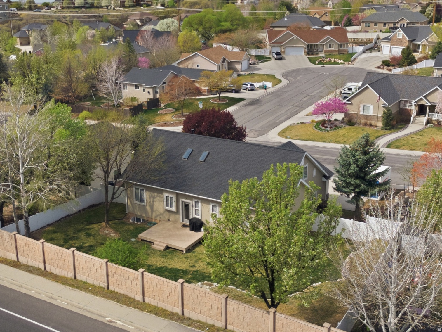 RED OAKS - Residential