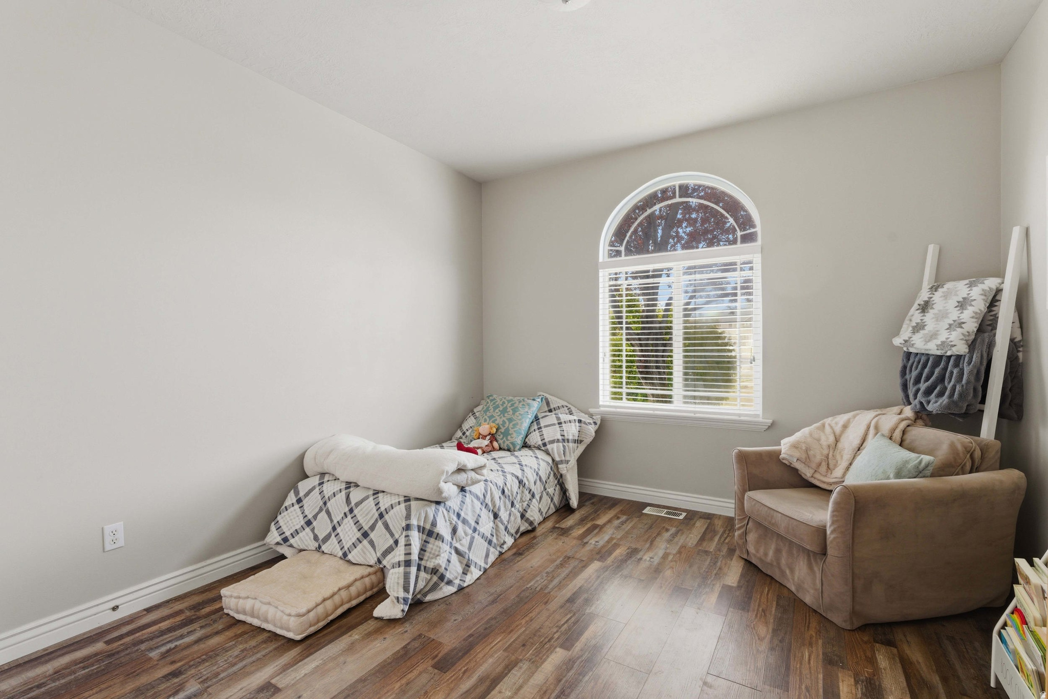 RED OAKS - Residential