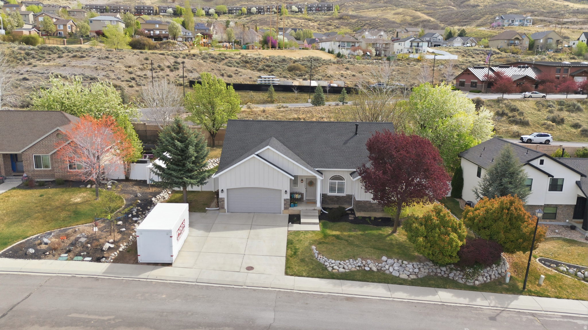 RED OAKS - Residential