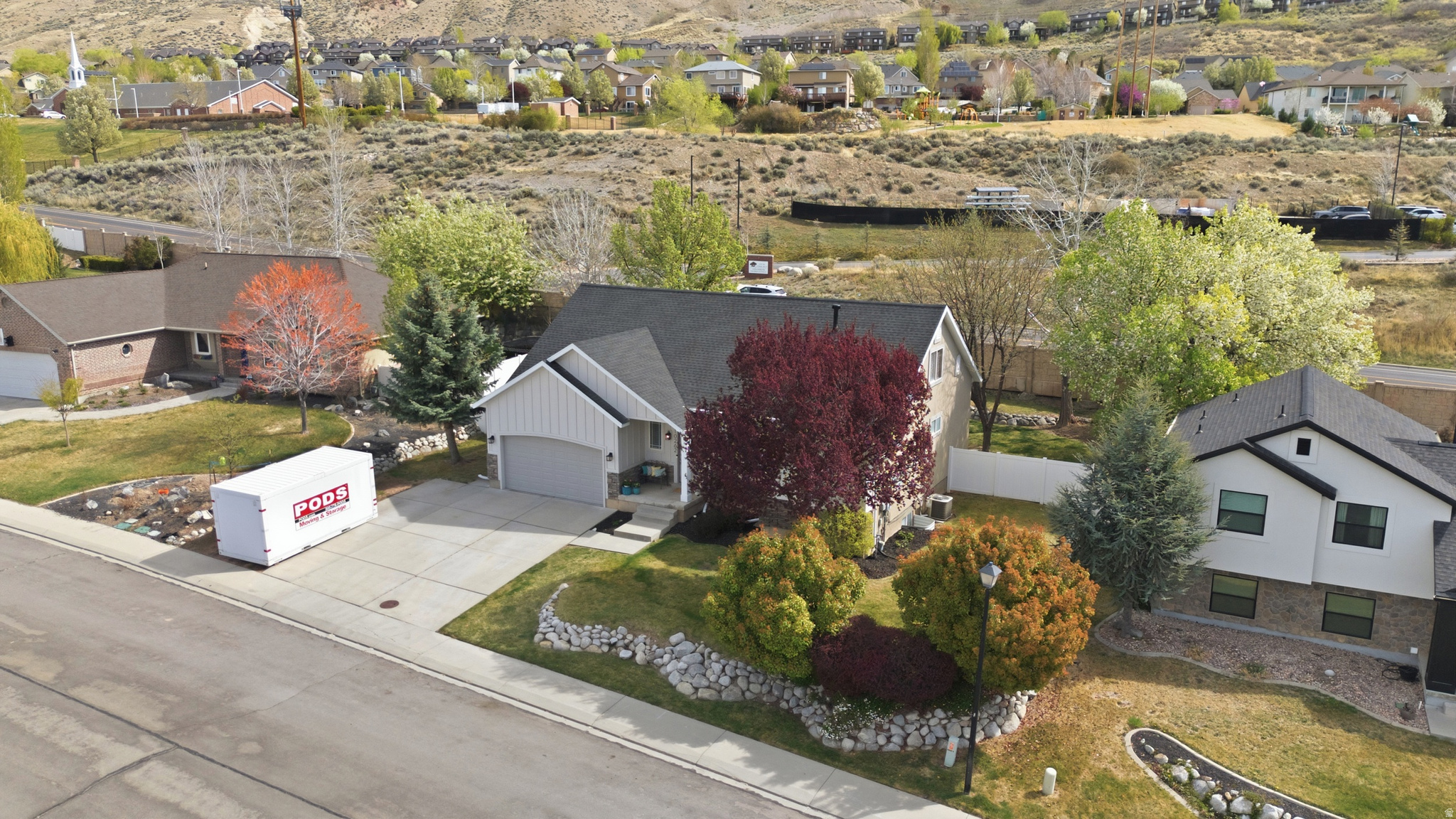 RED OAKS - Residential