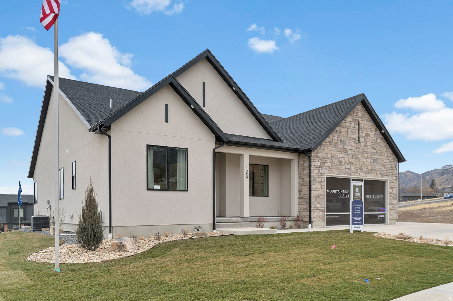 MOUNTAINSIDE ESTATES - Residential