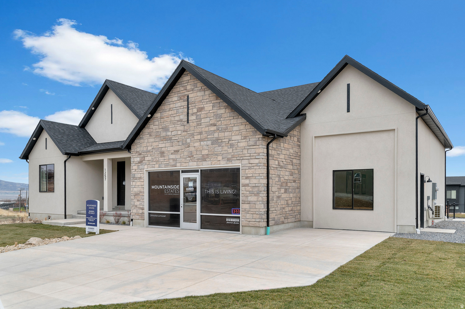 MOUNTAINSIDE ESTATES - Residential