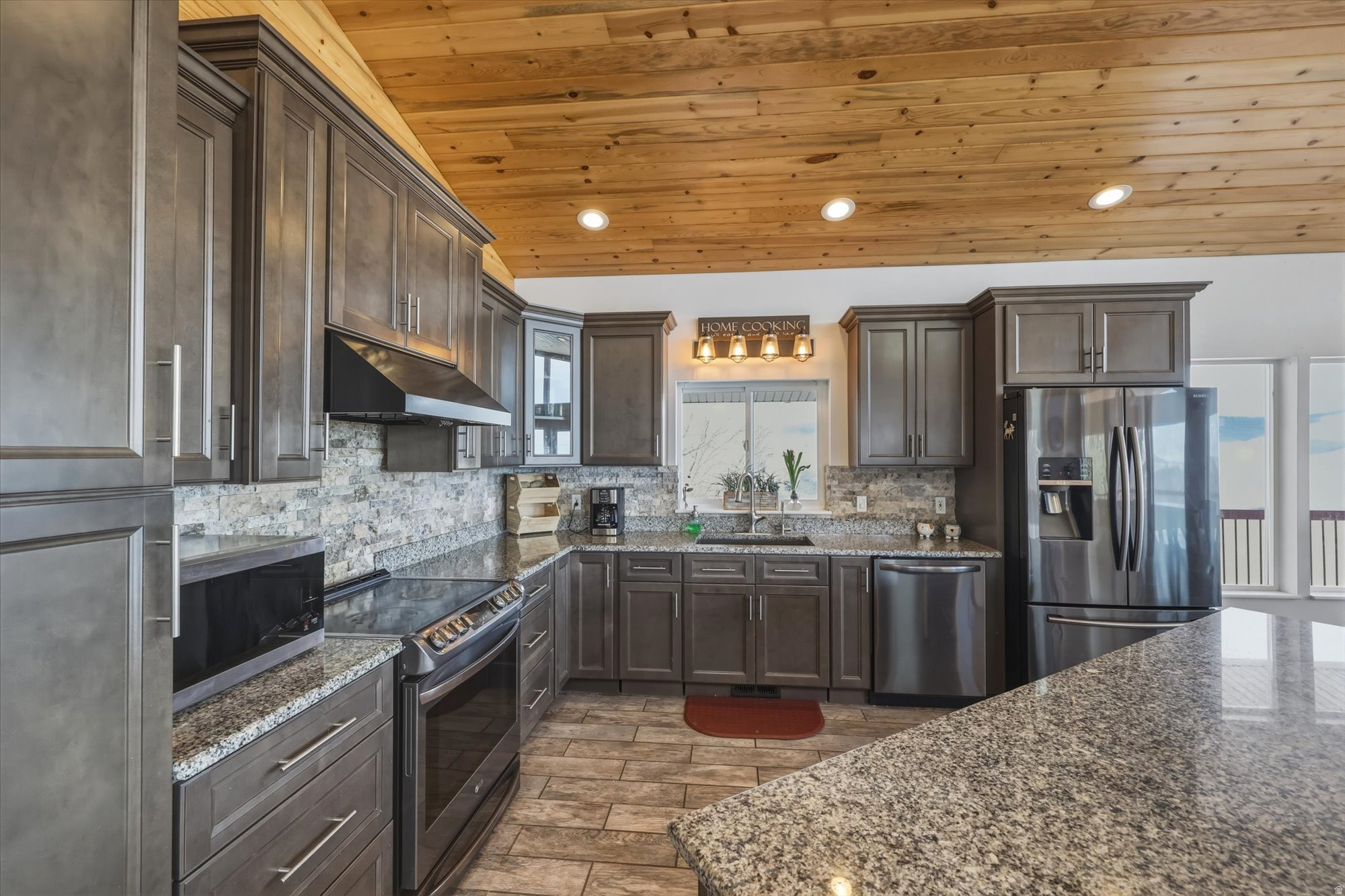 LAKE ROCKPORT ESTATES - Residential