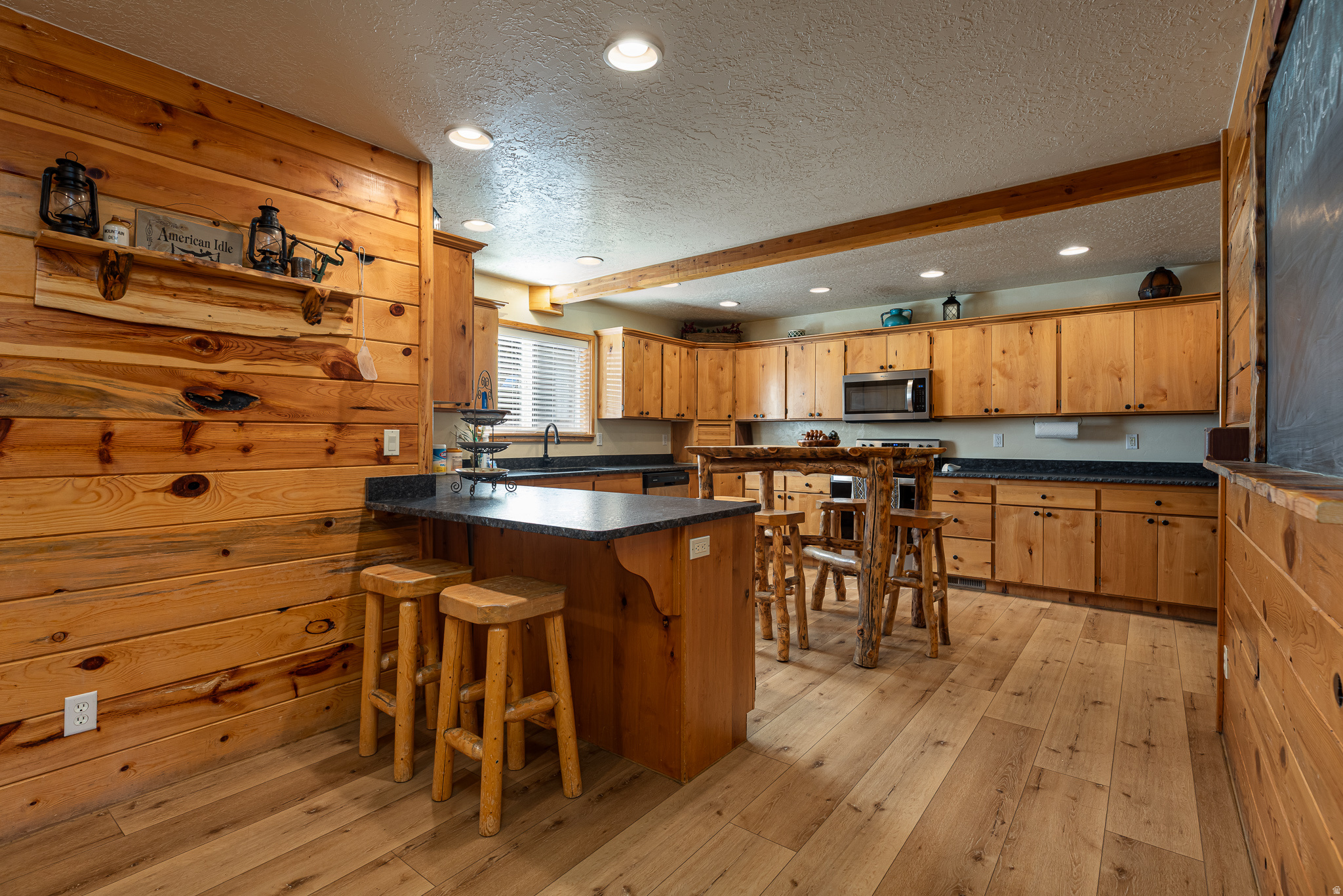 ELK RIDGE ESTATE - Residential