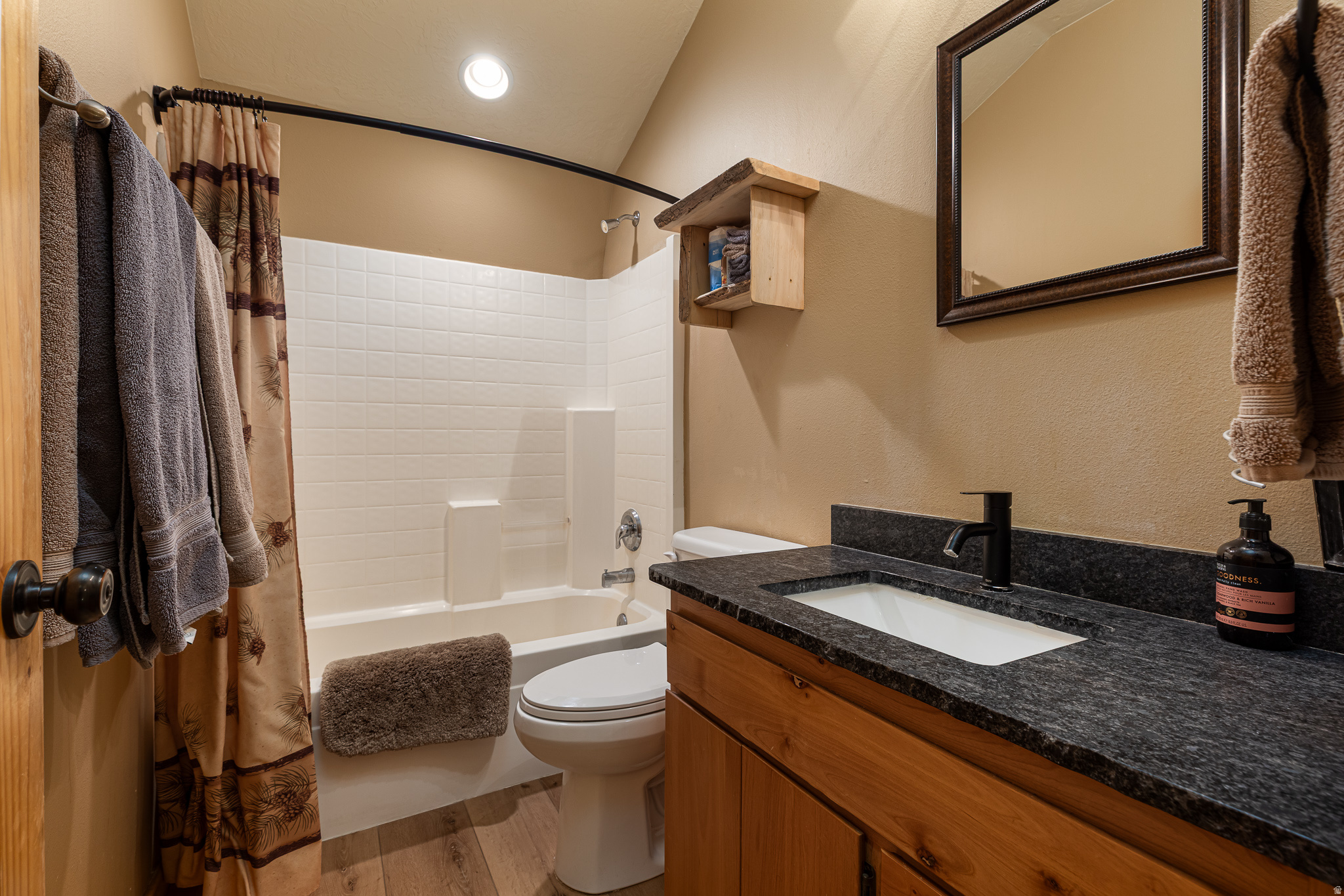 ELK RIDGE ESTATE - Residential