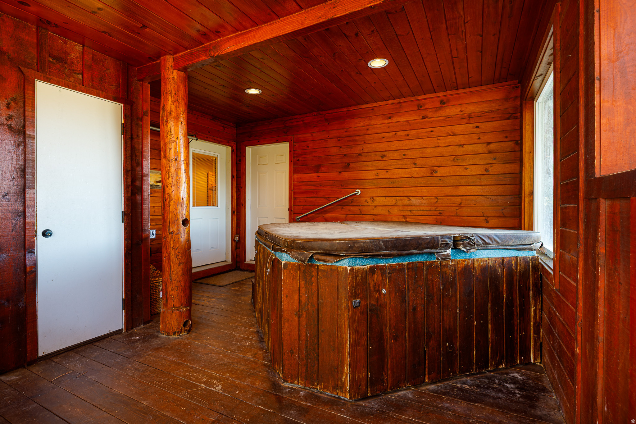 ELK RIDGE ESTATE - Residential
